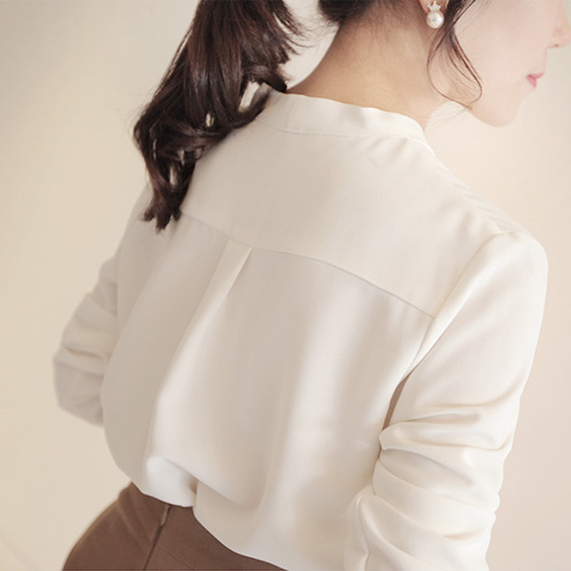 2023 Women's White Chiffon Shirt - V-Neck Loose Fit